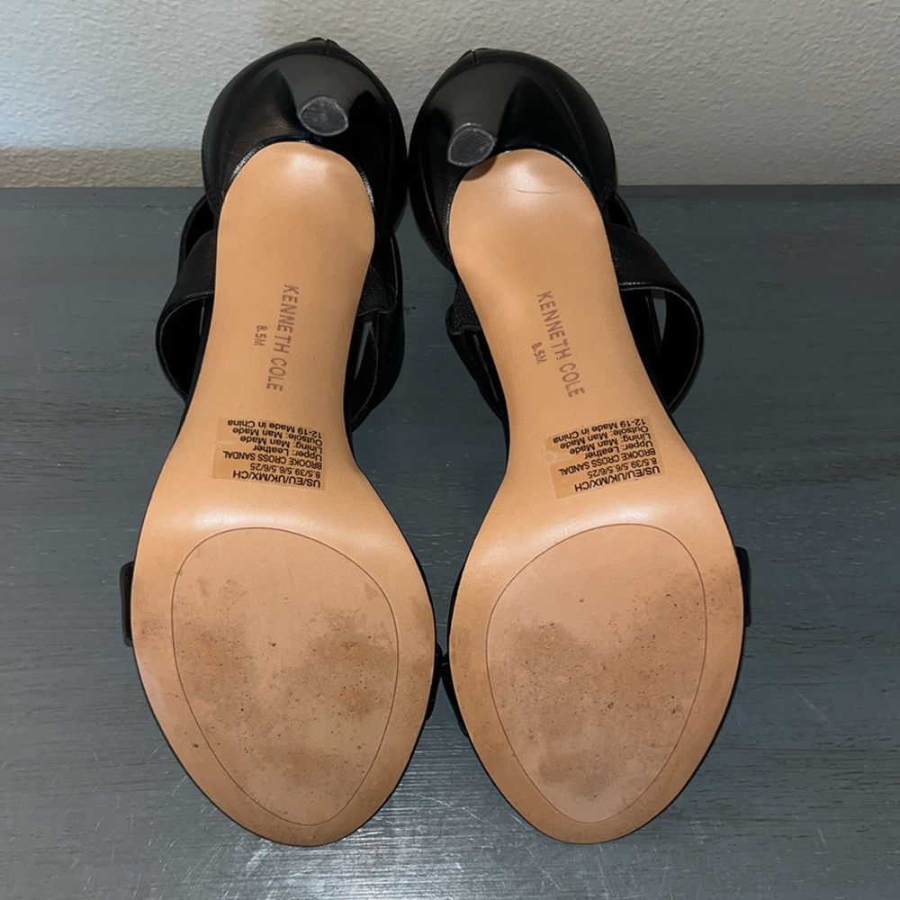 Kenneth Cole Brooke Black Leather Cross Strap Heeled Sandal Shoes NWOB sz 8.5 - Picture 12 of 16